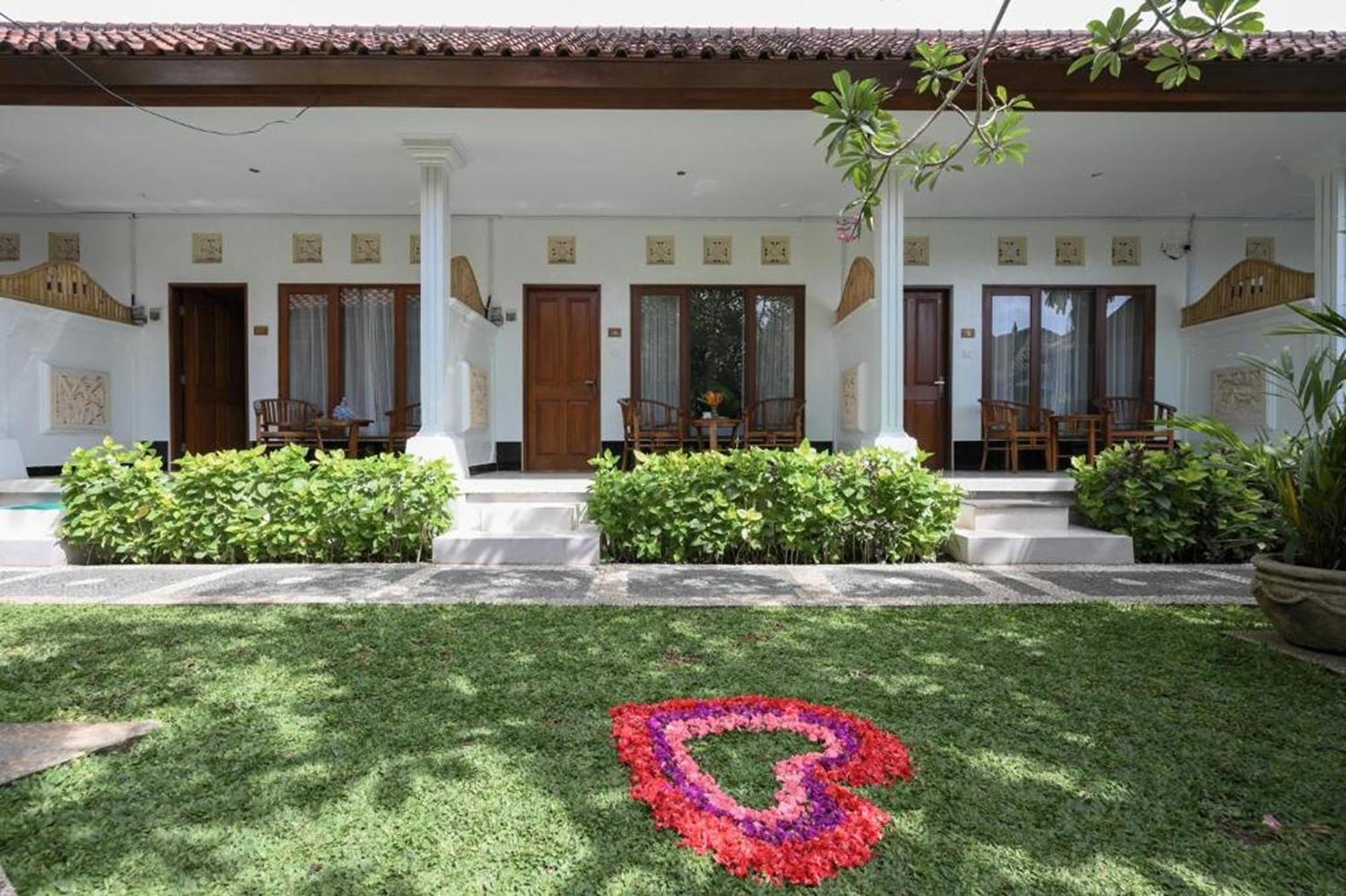 Tiga Naga Villa Denpasar Exterior foto